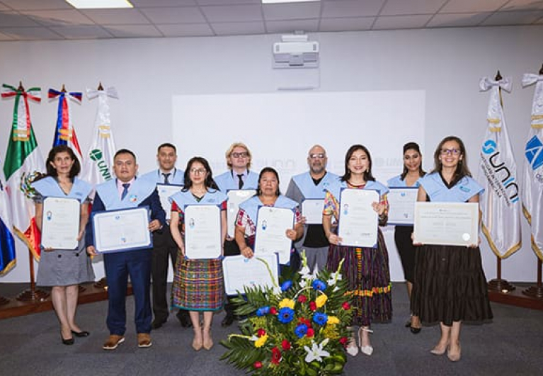 UNINI México celebra una ceremonia de entrega de títulos en Guatemala para sus becados